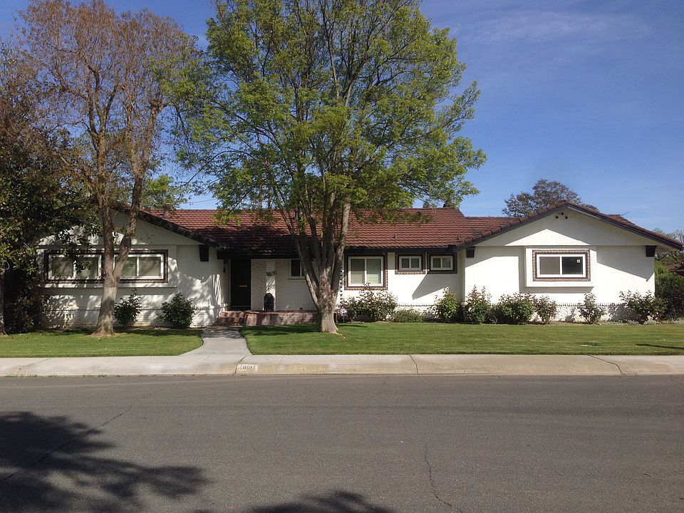 2nd image of 819 Ambort Way