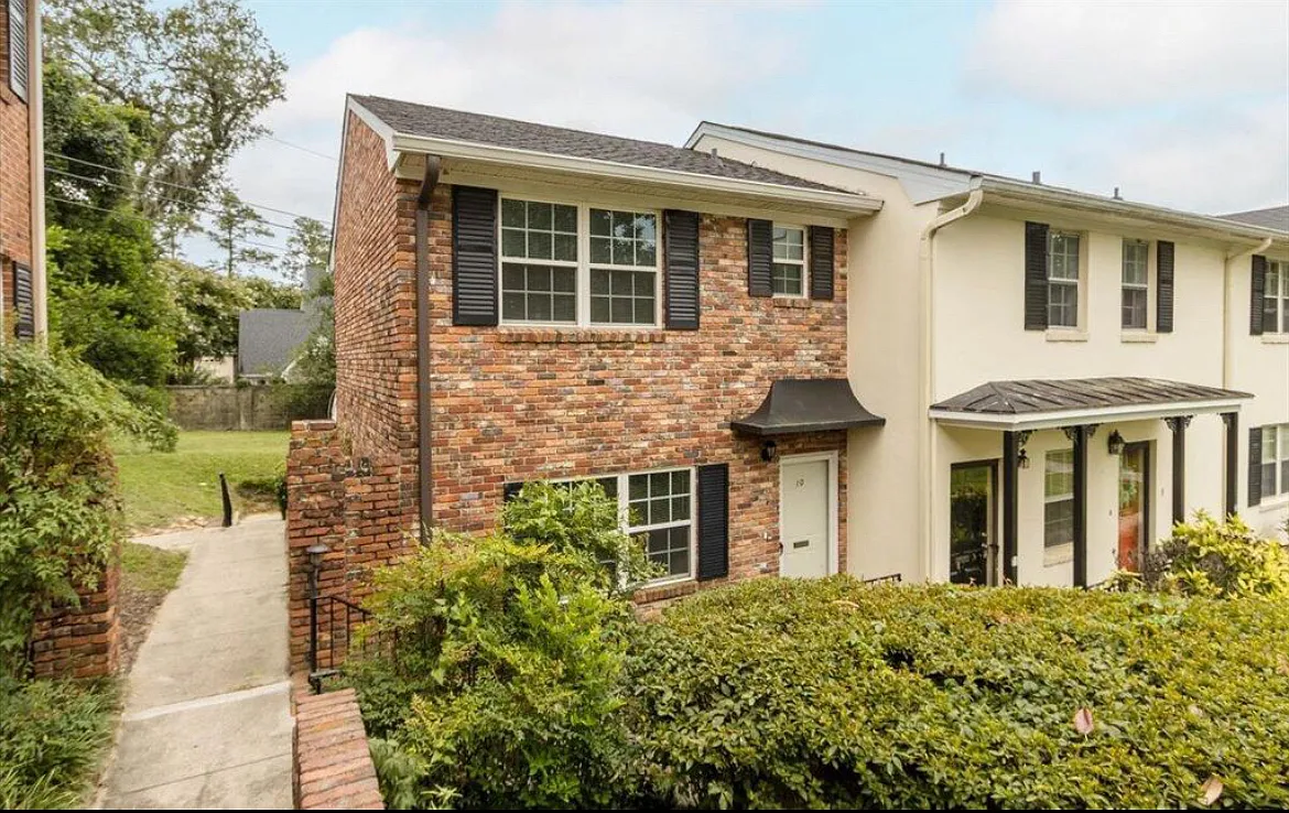 2 bed, 1008 sqft, $1,700 — Photo 3