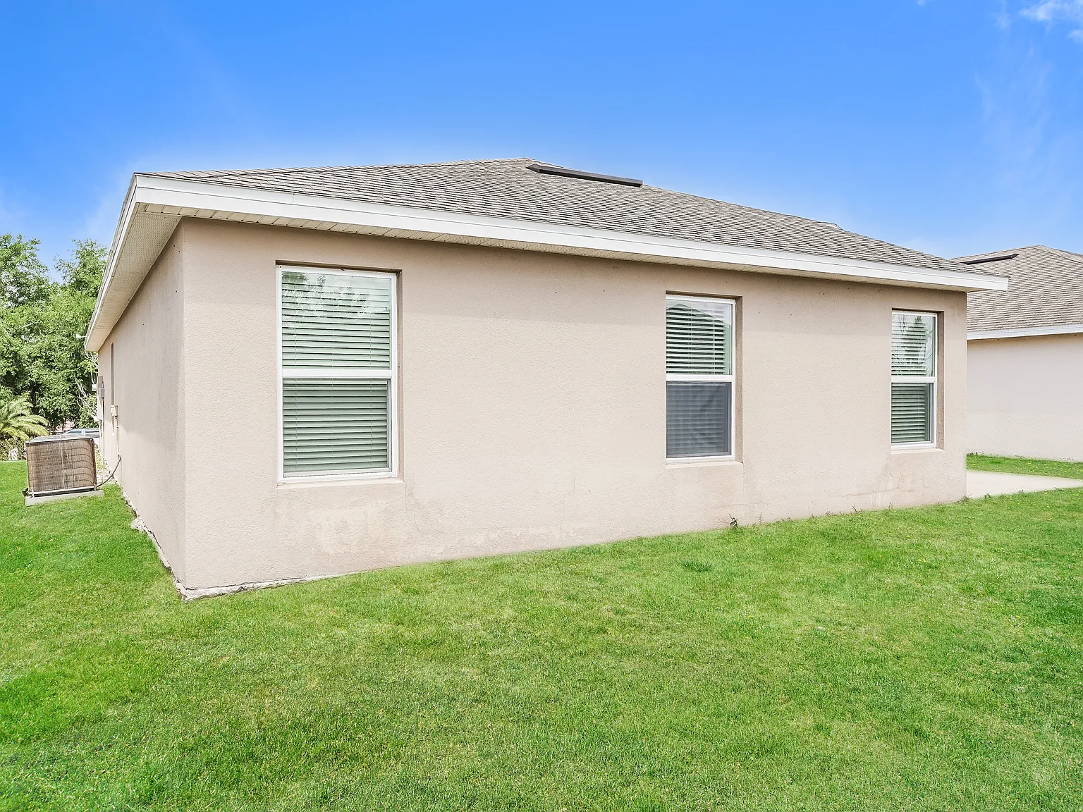 1473 Lucerne Loop Road NE — Photo 3