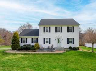 39 Overlook Dr, New Milford, CT 06776