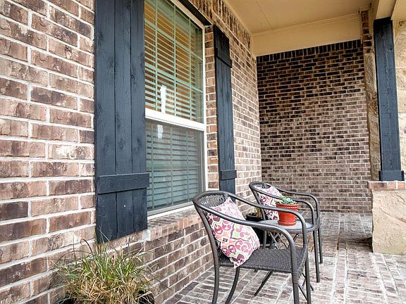 4th image of 22910 Caverly Ln
