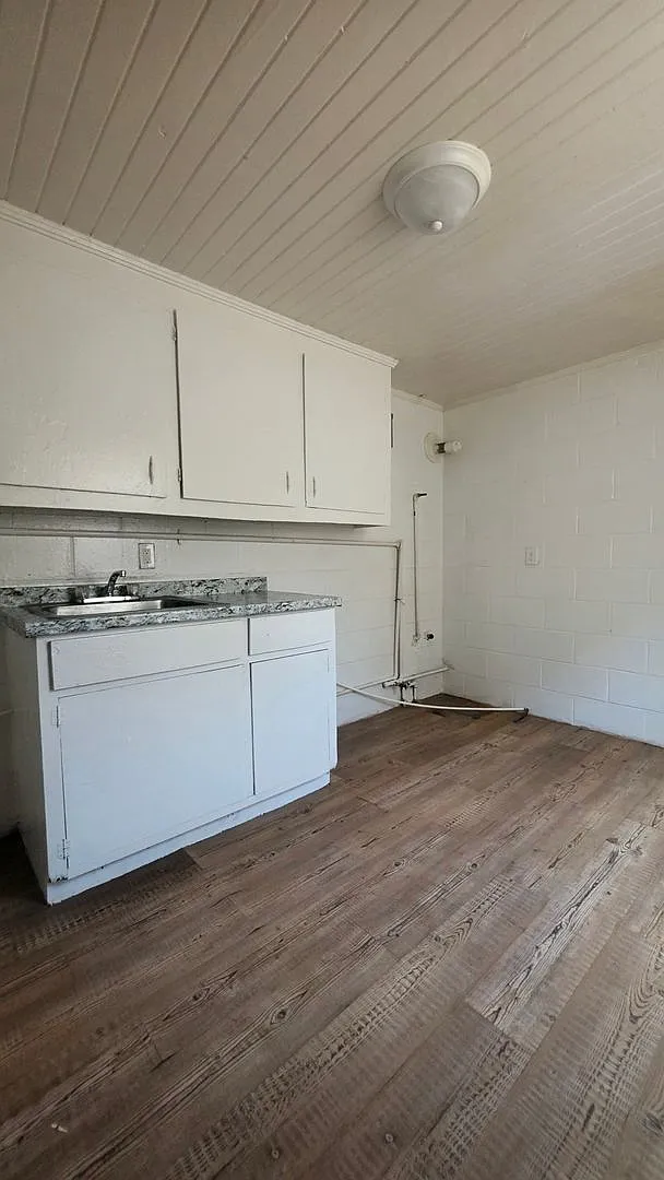 1404 S Jackson — Photo 4