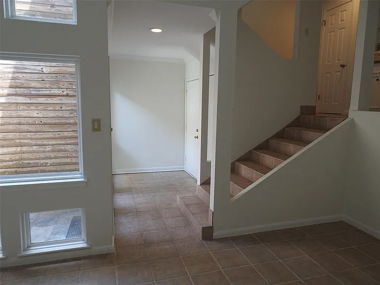218 Stratford St #3 — Photo 10