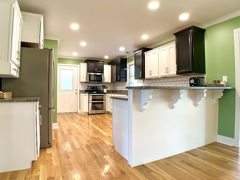 423 Rivermont Dr — Photo 12