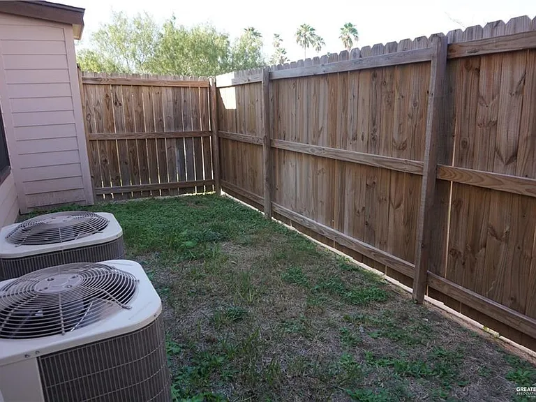 1112 W Eisenhower St #B — Photo 6