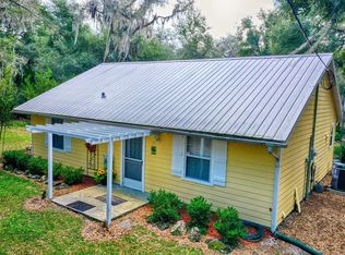 111 Tomahawk Rd, Hawthorne, FL 32640