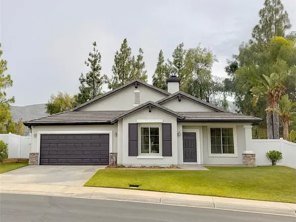 320 Exeter Way, Corona, CA 92882