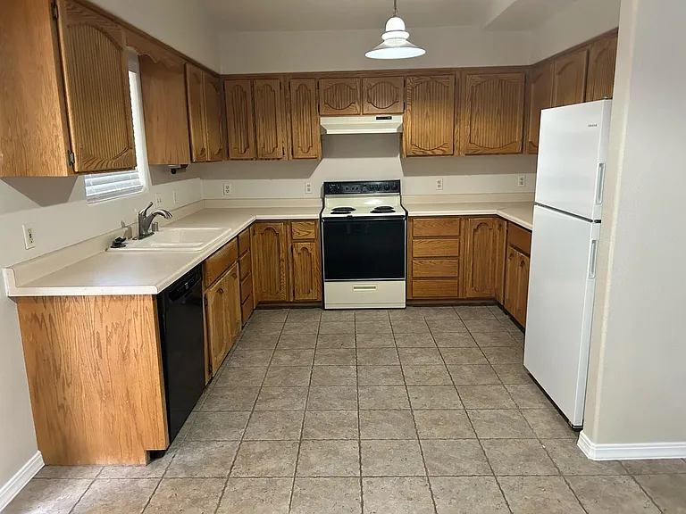 3000B Municipal Dr #B — Photo 14