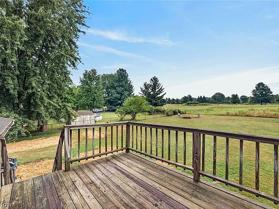 4th image of 16761 Indian Hollow Rd