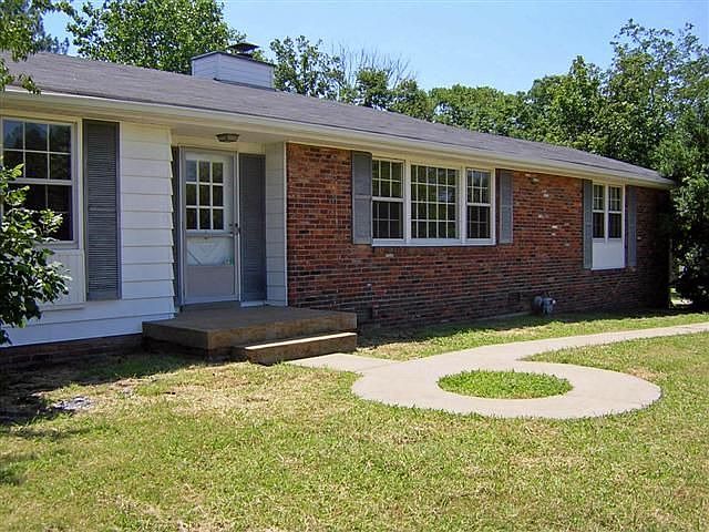 Located in the established neighborhood of Gra Mar Acres!