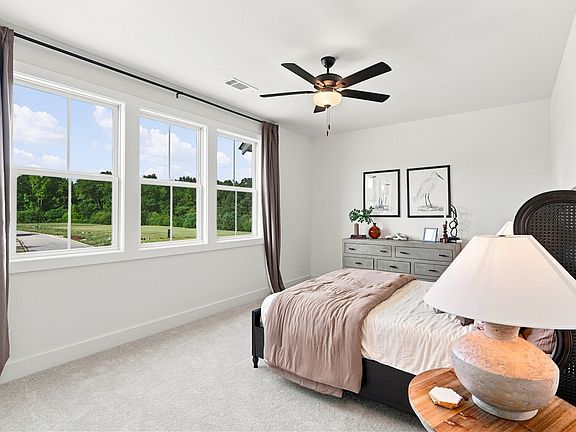 4th image of 1138 Sarah Ln