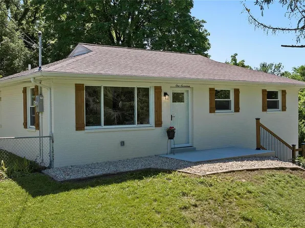 117 Oakwood Dr, Collinsville, IL 62234