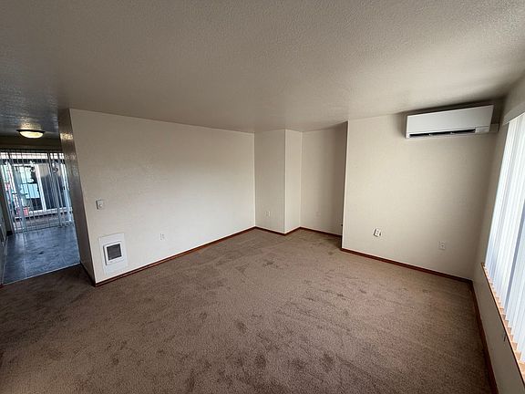 3rd image of 622-658 NE 16th Ave #654