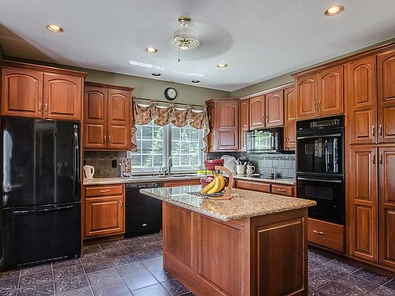 5th image of 107 Britannia Ct