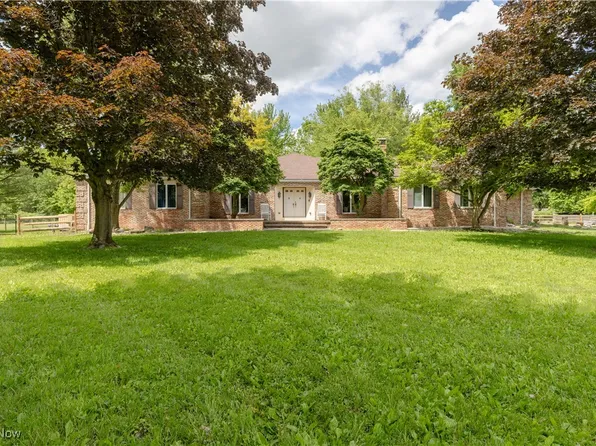 978 Housel Craft Rd, Bristolville, OH 44402