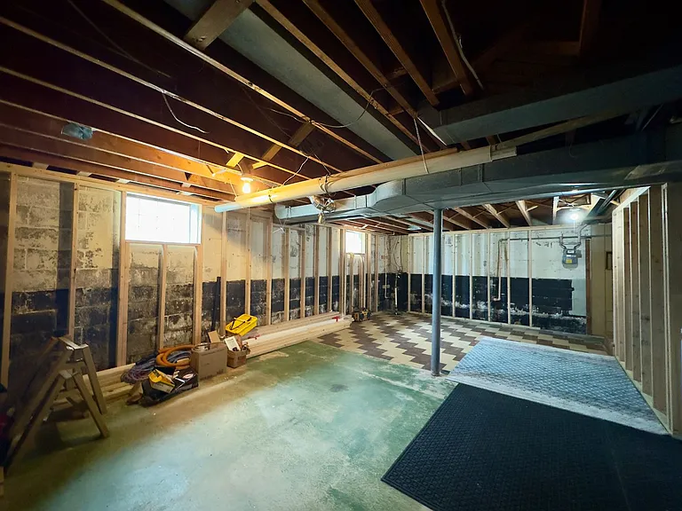 205 Sipple Ave — Photo 23