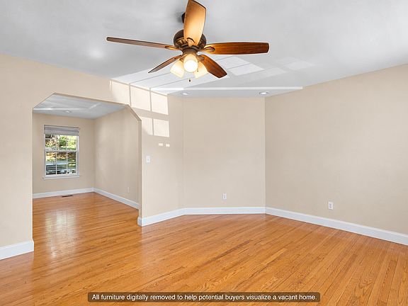4th image of 9887 Back Valley Rd