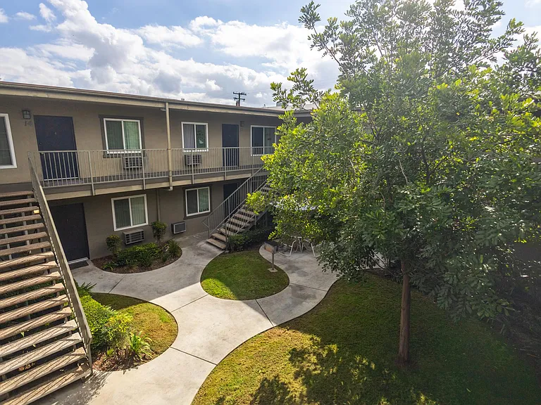 Magnolia Tree Apartments — Photo 18