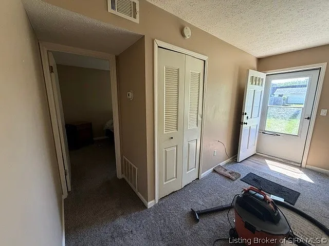 220 E Market St — Photo 7