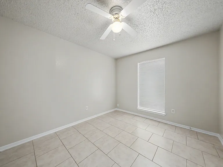 1709 Moonlight Dr — Photo 13