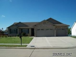 205 Sunnybrooke, Troy, IL 62294