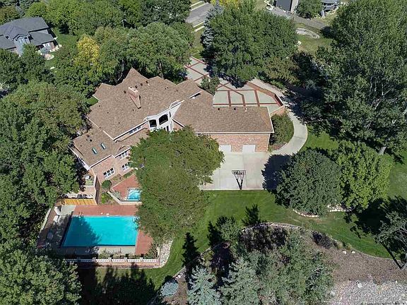 5th image of 409 E Meadowlark Trl
