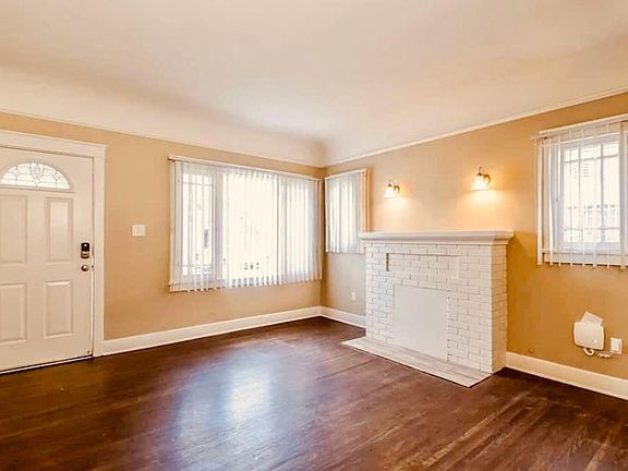3rd image of 1646 W 65th Pl