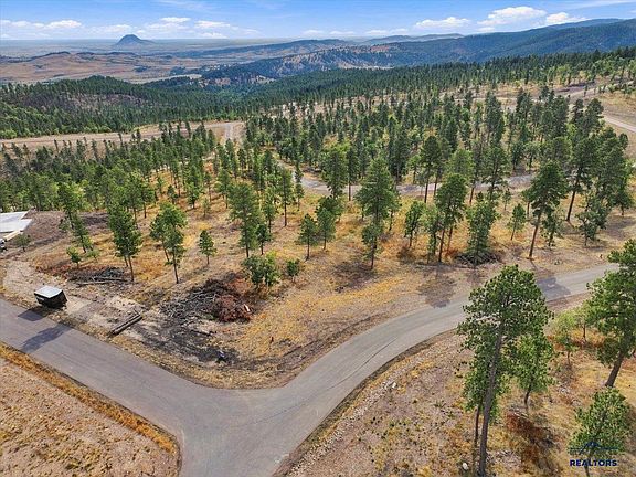 3rd image of 27 Three Peaks Pass Rd