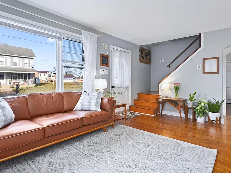 1002 Shakespeare Ave — Photo 17