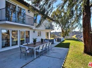 2835 Bottlebrush Dr, Los Angeles, CA 90077