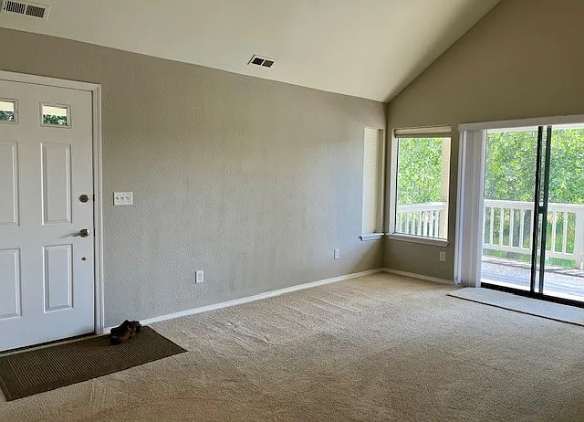 962 E Riverpark Ln — Photo 6