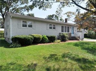 100 Marigold Dr, Warwick, RI 02889