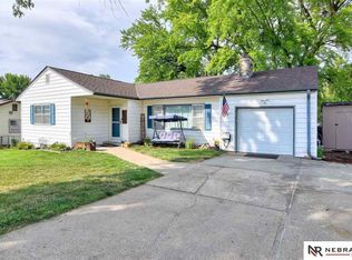 1107 Hillcrest Dr, Bellevue, NE 68005