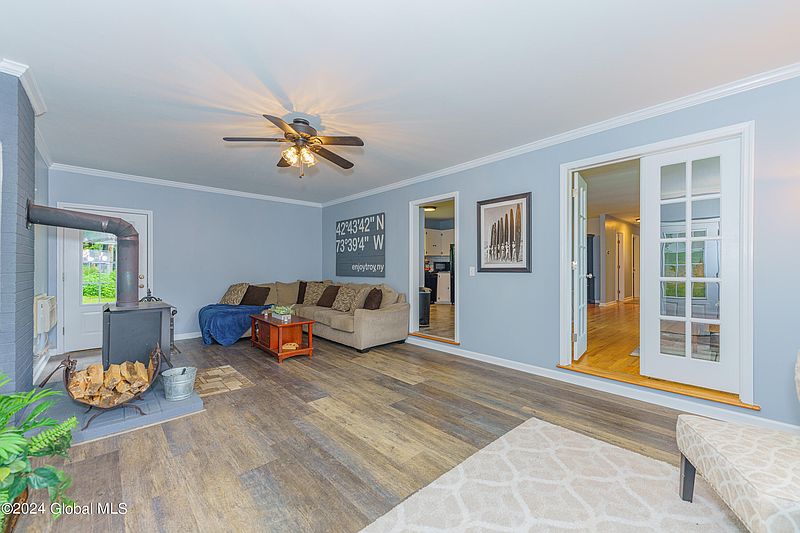 5th image of 26 Oxford Circle