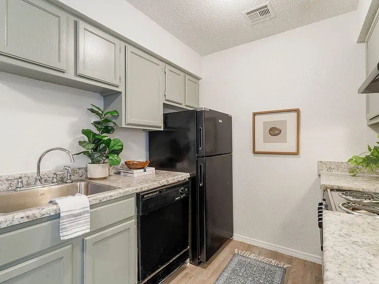 Twin Oaks - $500 Off First Months Rent! — Photo 25
