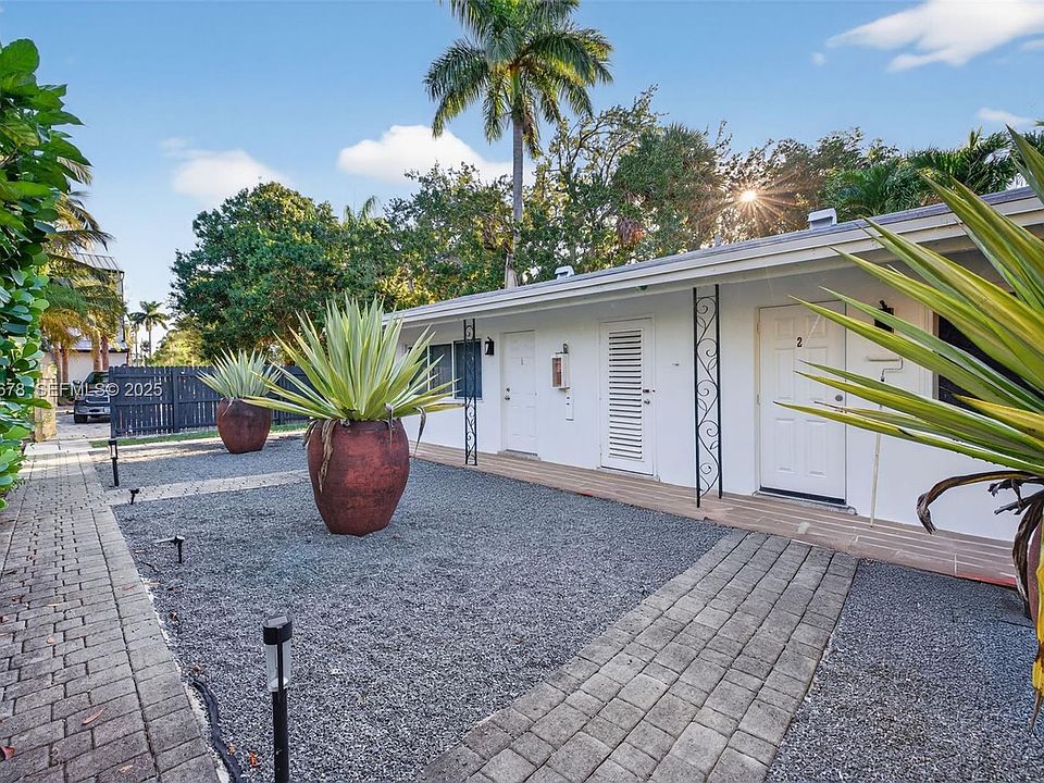 1st image of 1004 W Las Olas Blvd