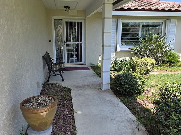 2nd image of 15 Collingwood Ln