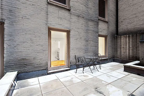 Rented by Warburg | media 2