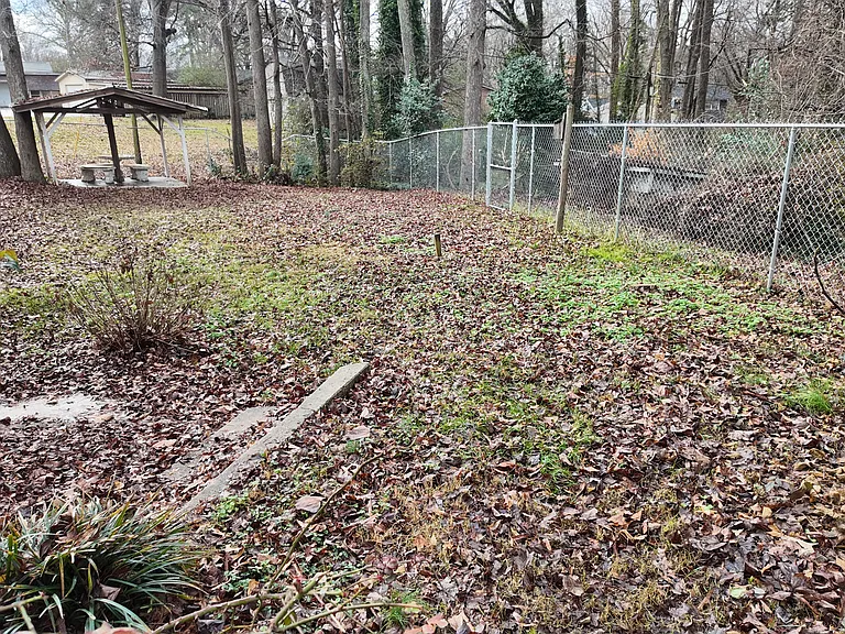 1521 Anthony Dr — Photo 16