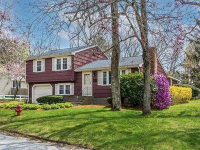 5 Malquinn Dr, Hopedale, MA, 01747