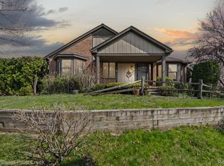 269 Meadow Bridge Dr, Rochester, MI 48307