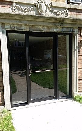 3rd image of 6121 N Claremont Ave #2