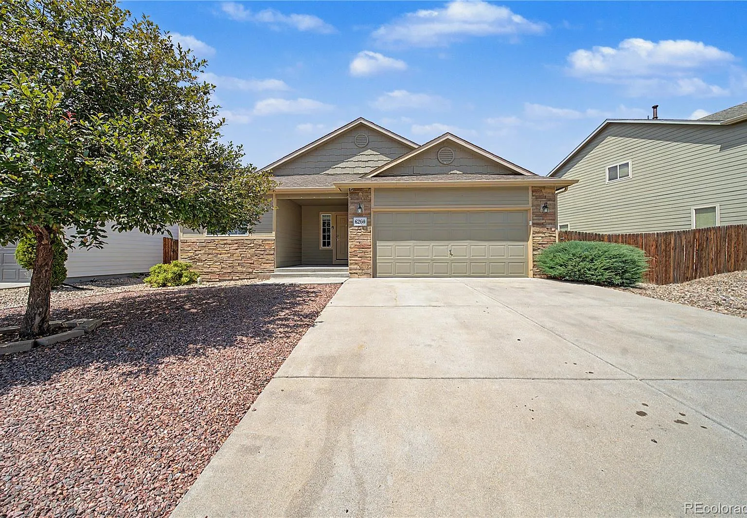 3 bed, 2.0 bath, 1335 sqft, $2,245 — Photo 2
