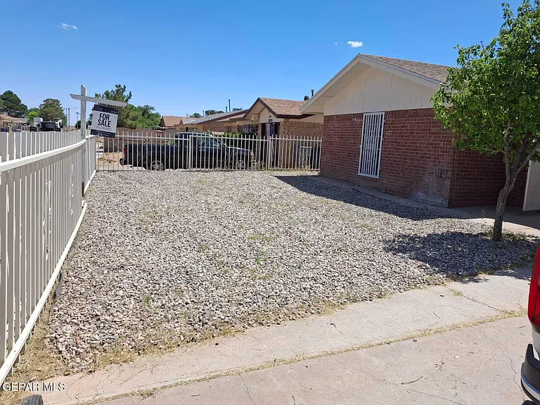 10733 Tourmaline St — Photo 4