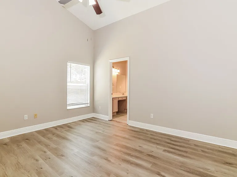424 Lancers Dr — Photo 7