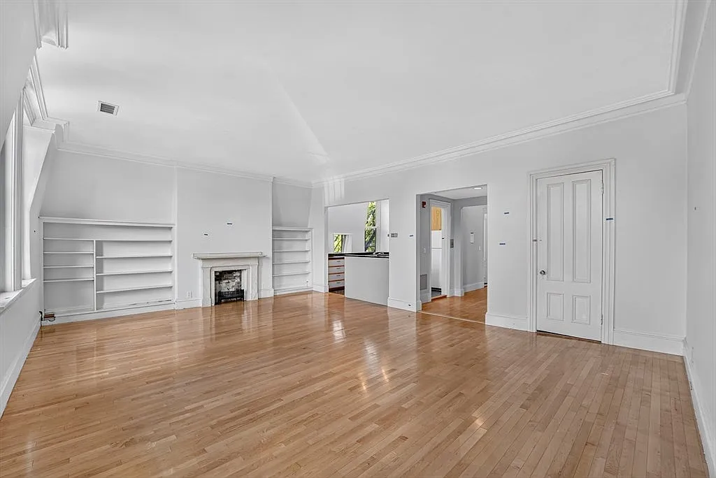 4 bed, 1885 sqft, $7,900 — Photo 2