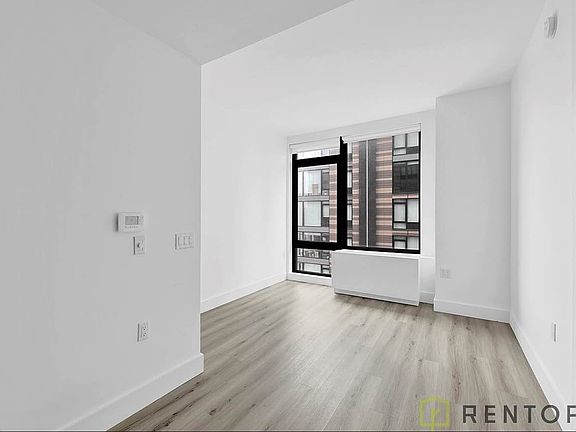 3rd image of 224 E 135th St #2110N