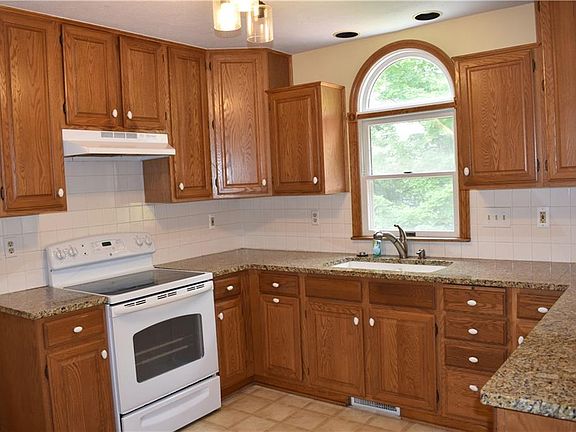 5th image of 1010 Partridge Dr