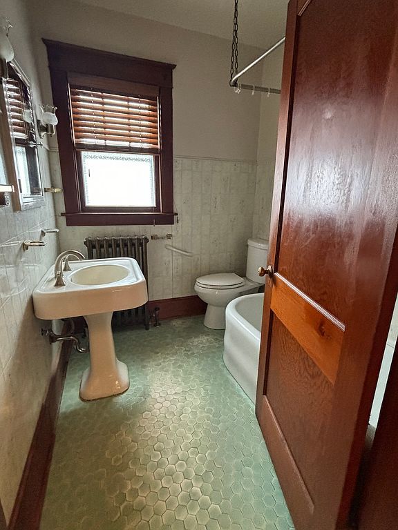 150 Broad St - Property Image