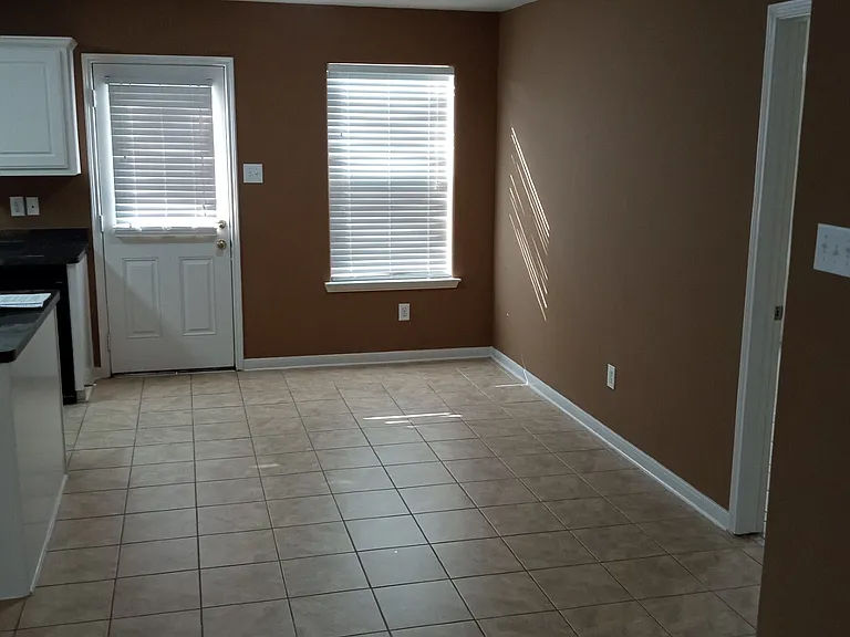 Sunrise Meadow Dr — Photo 3